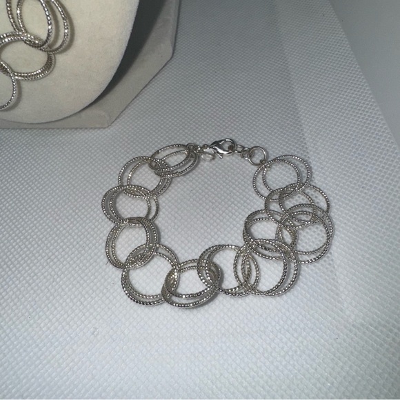Silver Tone Modernist Long Double Circle Link Necklace and bracelet set - Picture 7 of 8